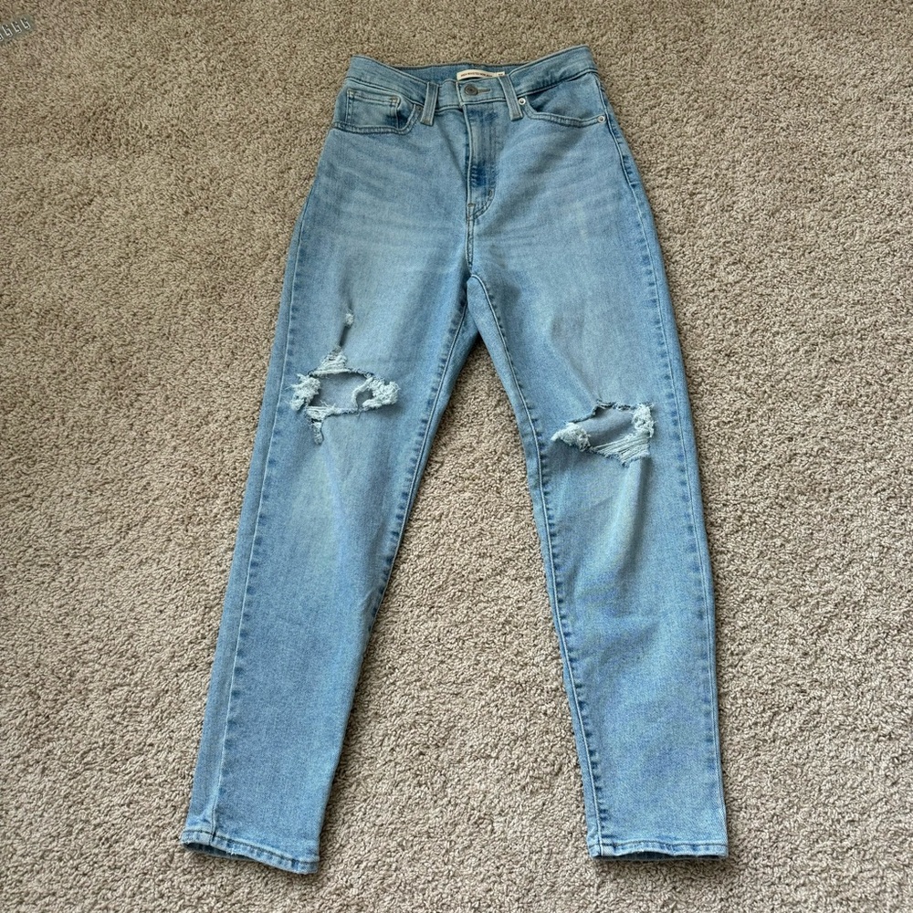 Levi’s Mom Jeans